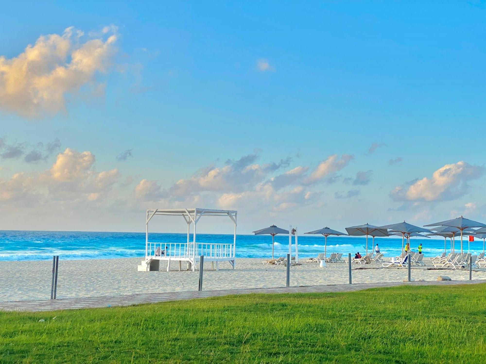 Borg El Arab Beach Resort Ngoại thất bức ảnh The beach at the Hilton Tel Aviv